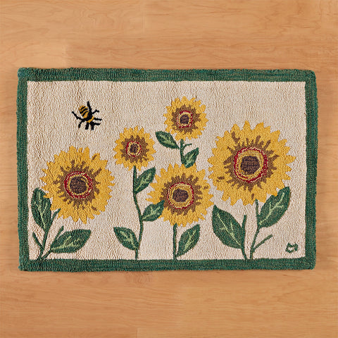 Chandler 4 Corners 2' x 3' Hooked Rug, Sunflower Patch